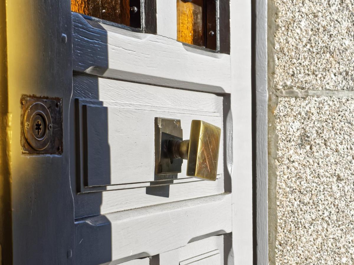 Le 27- Boutique B&B Dinan Extérieur photo
